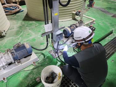 Precision replacement installation of leak detectors by Yoohantech experts