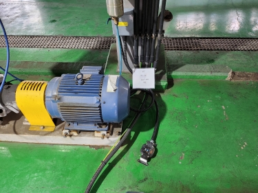 Detailed installation of a leak detector for alkali and hazardous chemicals