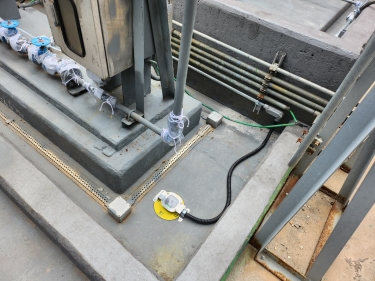 Close-up of YHSP-SAR point leak detector capable of immediate sulfuric acid leak detection