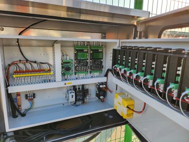 Leak detector receiver YH-200L installed in an outdoor SUS enclosure