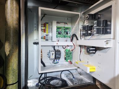 Internal wiring status of the 3rd floor leak detector receiver panel