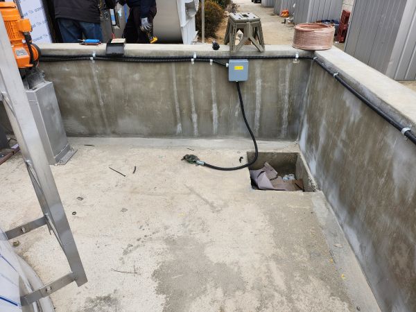 Close-up view of the YHSP-SAR sensor for acid and alkali leak detection