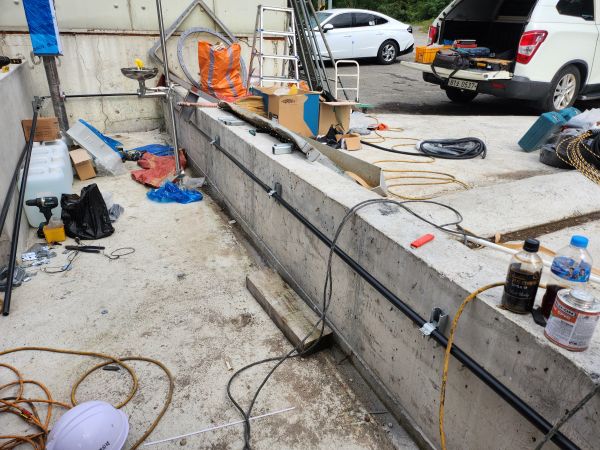 Leak detector piping work with technology designed to prevent false alarms caused by rainwater