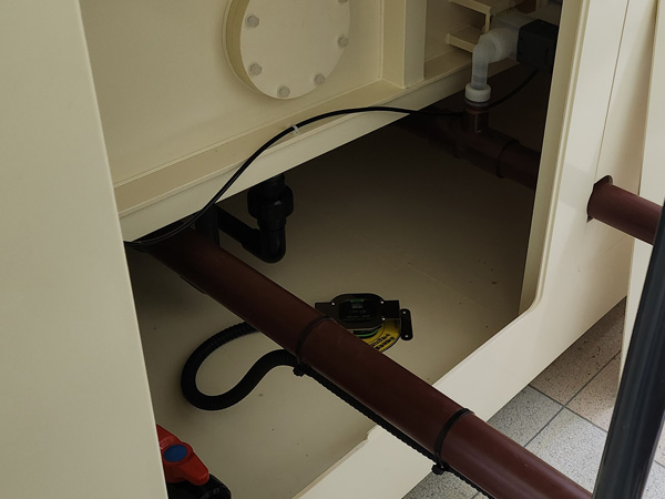 Economical YHSP-SAR leak detector reusable after washing