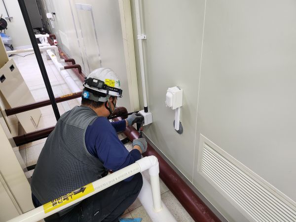 Installed Yoohantech point-type leak detector sensor