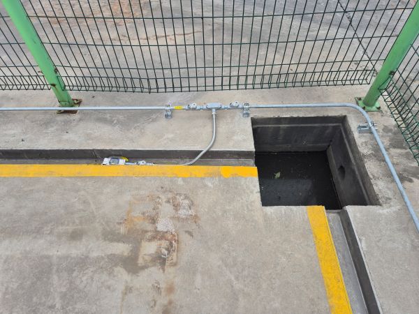 Leak detection point selected based on actual chemical flow path