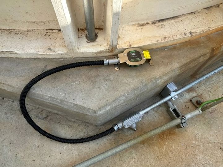 울산 공장 옥외 탱크 주변에 구축된 완벽한 누액 감지 시스템 전경